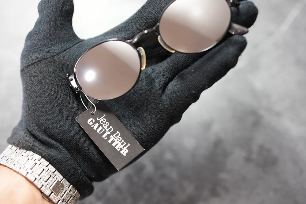 Gaultier — Matte Black Diamond-Plate — 56-6104 · oval
